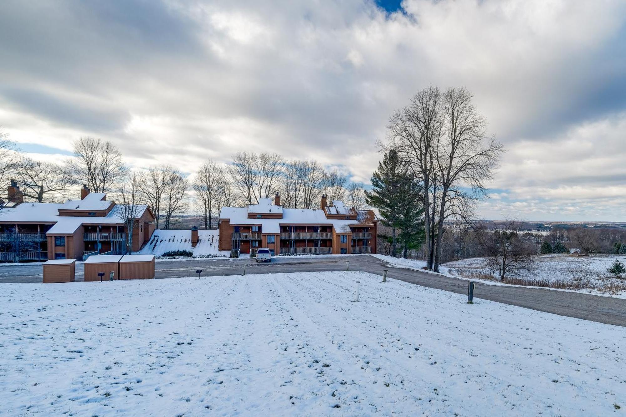 Bellaire Condo - Walk To Shanty Creek Resort! 외부 사진
